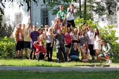 Společné foto třída 2.G - v zámeckém parku 2014